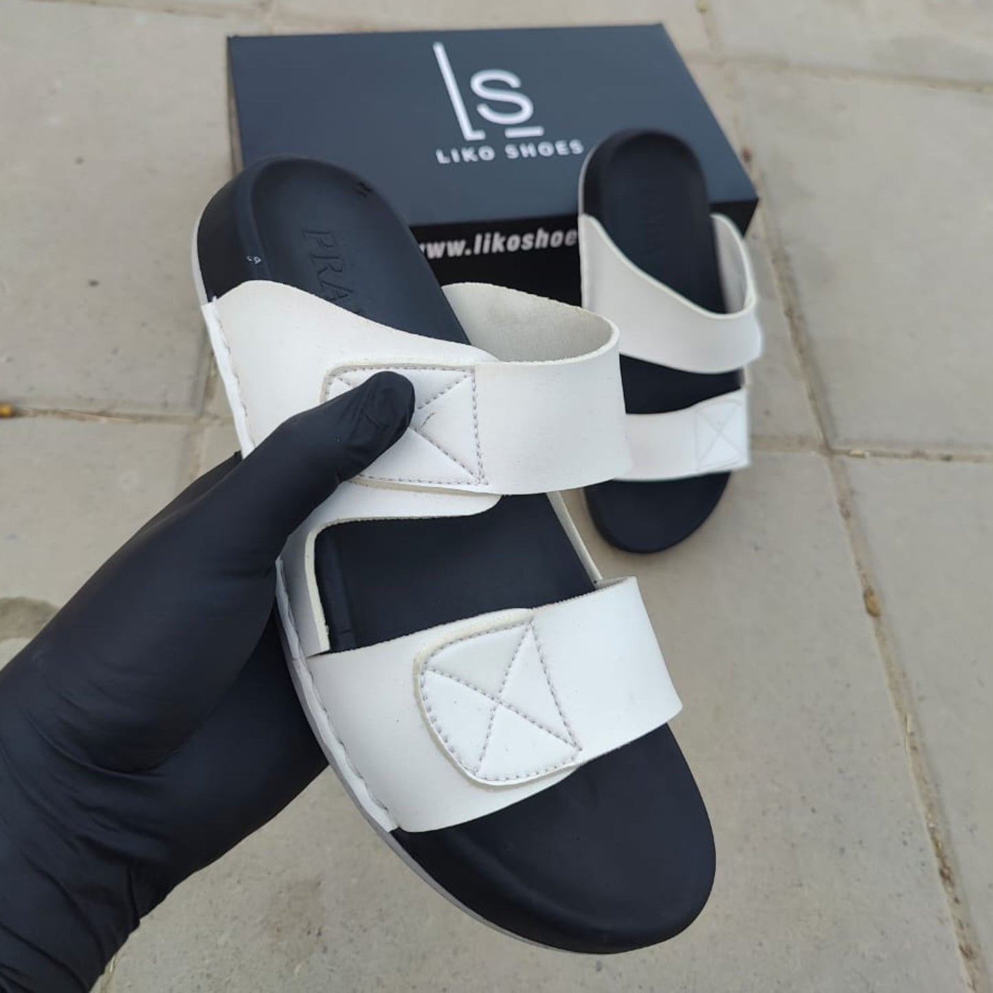 Liko Flexstep White Strap Chappal